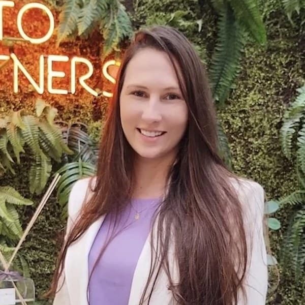 Dra. Caroline Carminate — harmonização orofacial em Vitória, ES