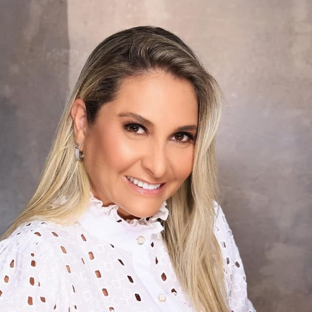 Dra. Christiane Possik — harmonização orofacial em Campo Grande, MS