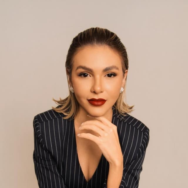 Dra. Thalita Dourado — harmonização orofacial em João Pessoa, PB