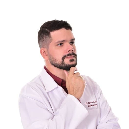 Dr(a). Dr. Edilson Martins - Especialista em Harmonização Orofacial em Fortaleza