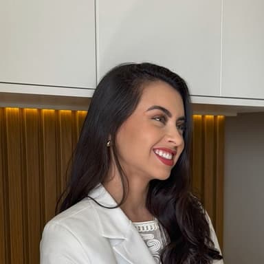 Dra. Ellen Greyce — especialista em harmonização facial