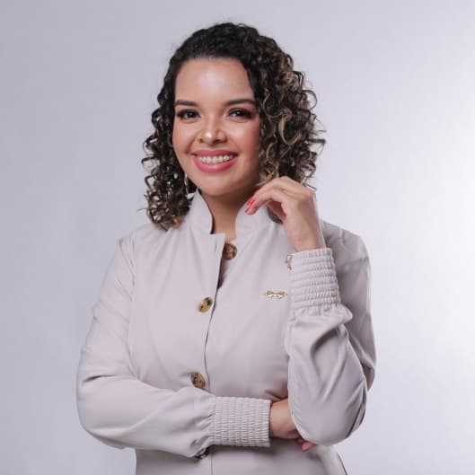 Dr(a). Dra. Gabi Hübner - Especialista em Harmonização Orofacial em Manaus