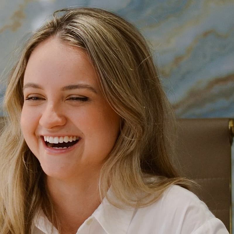 Dr(a). Dra. Giovana Cabral Chaves - Especialista em Harmonização Orofacial em Florianópolis