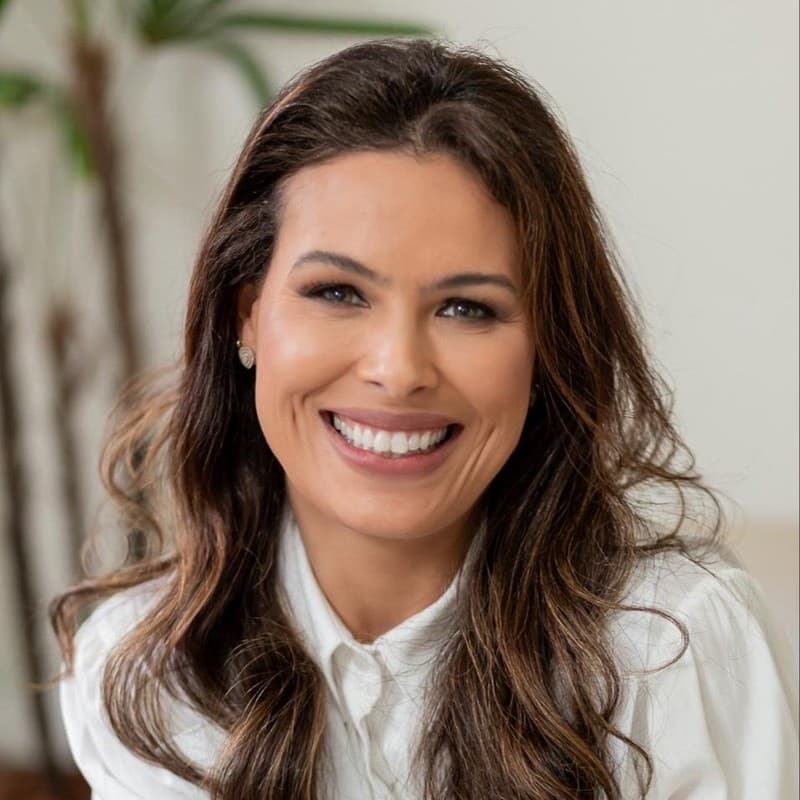 Dr(a). Dra. Itiana Signori - Especialista em Harmonização Orofacial em Porto Alegre