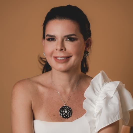Dr(a). Dra. Viviane Rabelo - Especialista em Harmonização Orofacial em Salvador